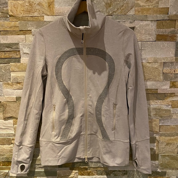 Lululemon zip up in beige/grey - size 8 - Picture 4 of 11